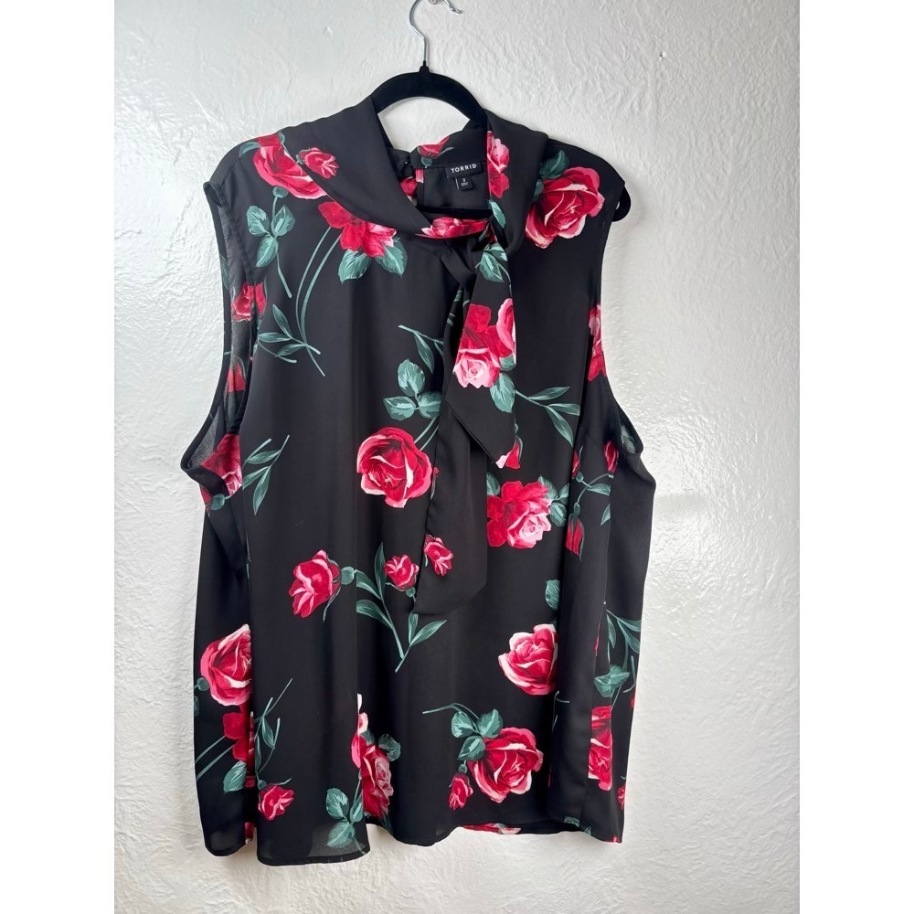 Torrid Dark Floral Blouse Womens 3X Black Red Rose Bow Romantic Office Goth Bold